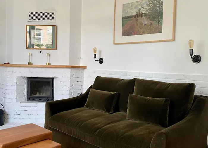 Chic Apartment In Vibrant Area - National Stadium - Saska Kepa